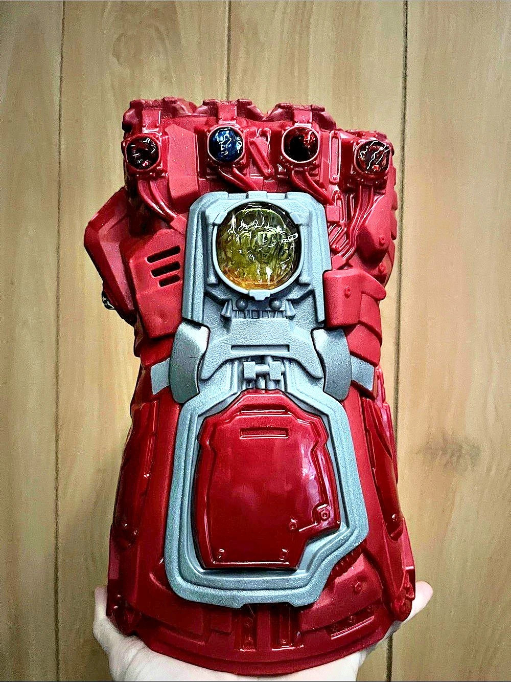 Hasbro Marvel Legends Series Avengers: Endgame Iron Man Nano Gauntlet Electronic